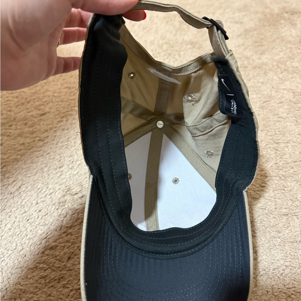 Nike Beige Cap - Picture 2 of 2